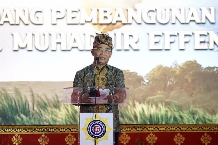 Menteri Koordinator Bidang Pembangunan Manusia dan Kebudayaan Indonesia Prof. Dr. Muhadjir Effendy ketika menghadiri Perayaan  Dharma Santi Nyepi Tahun Saka 1945 - Foto: Tangkap Layar @muhadjir_effendy