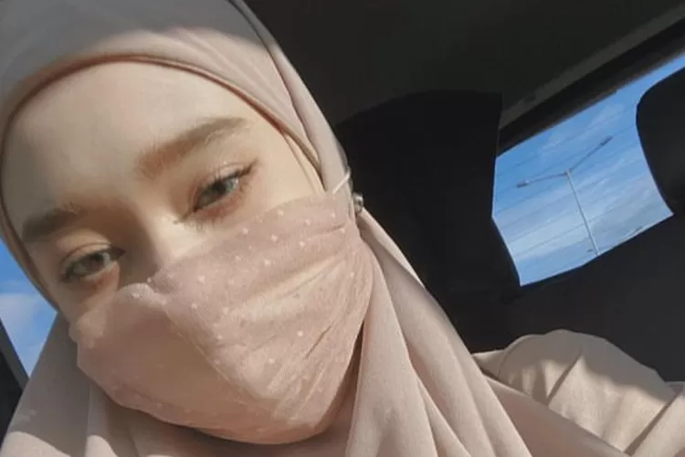 Inara Rusli istri Virgoun dituding main judi (Instagram @mommy_starla)