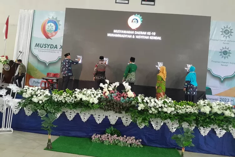 Pembukaan Musyda Muhammadiyah dan Aisyiyah di Ponpes Darul Aqrom Patean.  (Edi Prayitno kontributor Kendal)