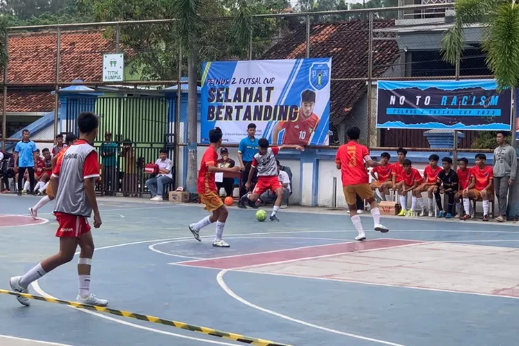 Salah satu pertandingan Pelnus 2 Futsal Cup di halaman SMK Pelita Nusantara 2 Semarang.  (Pelnus)