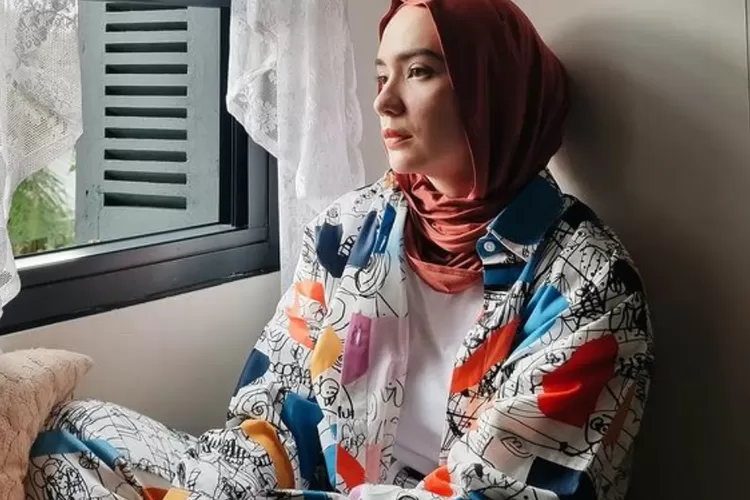 Putri Anne dikabarkan jatuh sakit, Arya Saloka jenguk istrinya (Gorajuara/dok:Instagram @anneofficial1990)