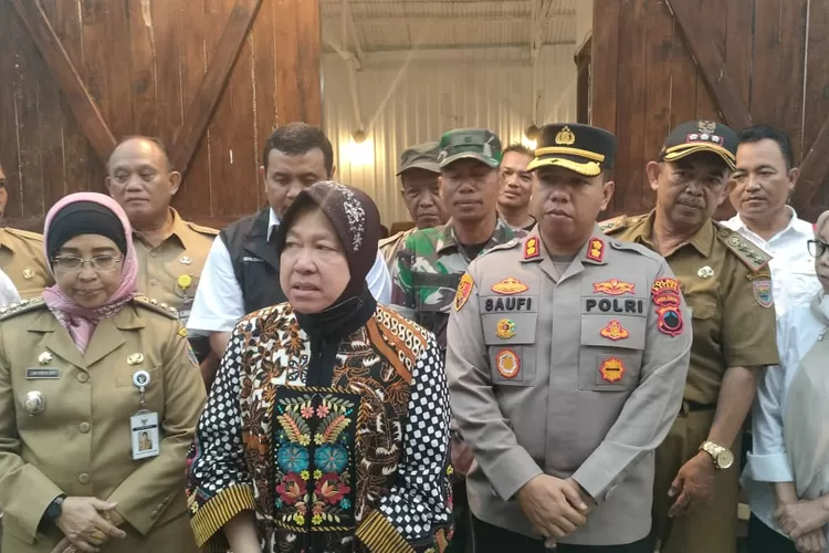 Penjabat Bupati Batang Lani Dwi Rejeki mendampingi Menteri Sosial melakukan pertemuan tertutup dengan para korban pencabulan.  (Muslihin kontributor Batang)