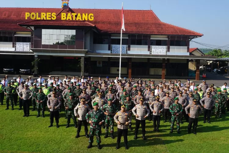 Kodim 0736/Batang dan Polres Batang menggelar Apel Sinergitas TNI-Polri yang berlangsung di Mapolres setempat, Senin 15 Mei 2023.