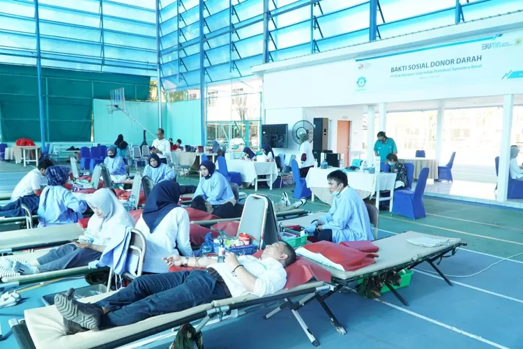 Gandeng PMI Padang, PLN UID Sumbar  Gelar Bakso Sosial Donor Darah. (Humas PLN )