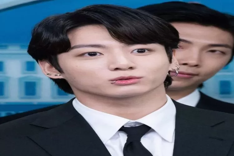 Jungkook BTS terima ancaman pembunuhan dari sasaeng yang ia tolak makannanya di Apartemen pribainya (@jungkook_bighitentertaiment)