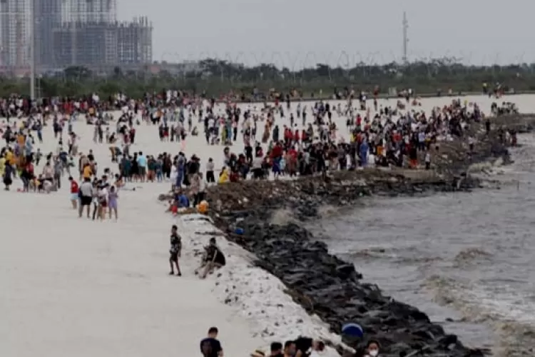 Pantai Pasir Putih PIK 2, Destinasi Pantai Indah Terbaru Jakarta Utara -  Jurnal Flores