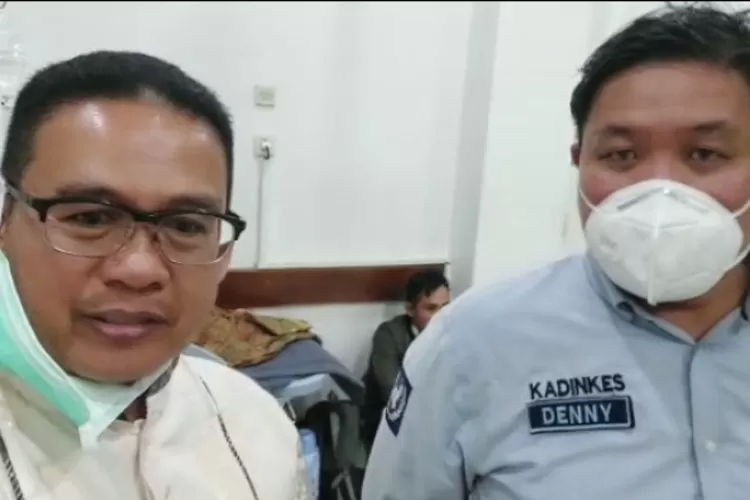 Ketua DPRD Purwakarta Langsung Datangi Korban Keracunan Massal Bersama Kadis Kesehatan. (Sidik jari)