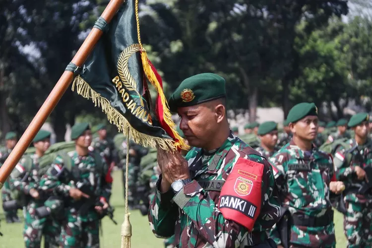350 Prajurit TNI Diberangkatkan dari Bogor ke Perbatasan RI - Malaysia