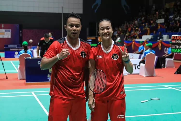 Pasangan ganda campuran Indonesia Rehan Naufal Kusharjanto/Lisa Ayu Kusumawati merebut medali emas.