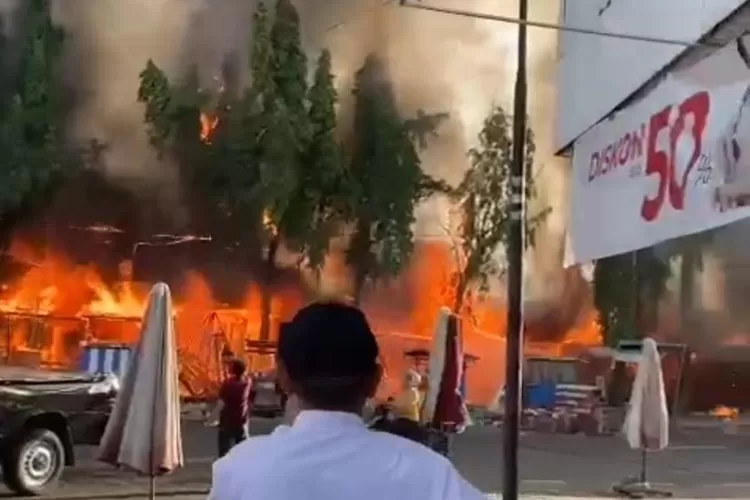 Kebakaran di Komplek Matahari di Pasar Raya Padang (IST)