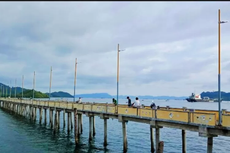 Jembatan Kuning Terletak di Kelurahan Pasar Belakang Kecamatan Sibolga kota Sibolga, Sumatera Utara. (TIMENEWS/sibolgakota.go.id)