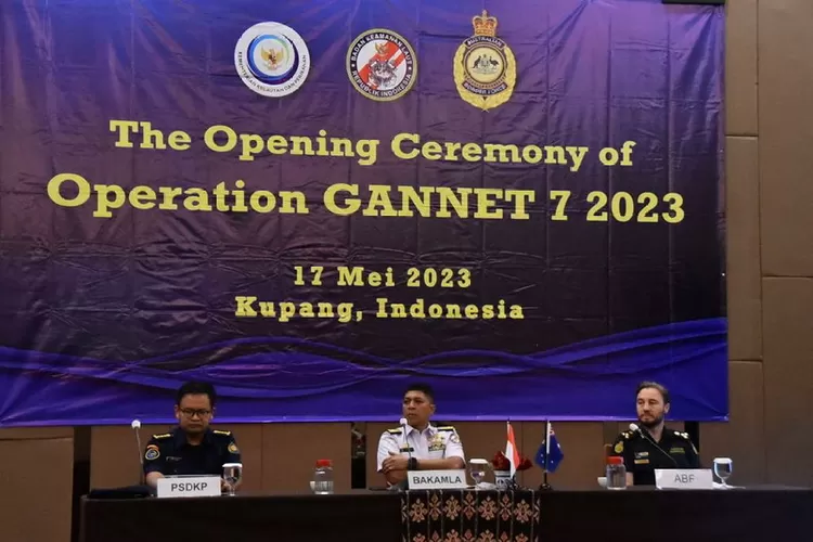 Operasi Gannet ke 7 tahun 2023 dibuka Kepala Bakamla RI Laksdya TNI Dr. Aan Kurnia yang diwakili oleh Direktur Operasi Laut Laksma Bakamla Friche Flack, M.Tr.Opsla di Kupang, Rabu (17/05/2023). Foto: Humas Bakamla