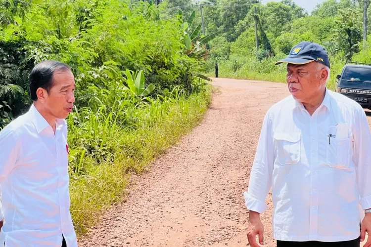 Jalanan di Jambi Rusak Berat, Jokowi Minta MenterI PUPR Mulai Perbaikan: Mulai Juli atau Agustus/ TVonenews