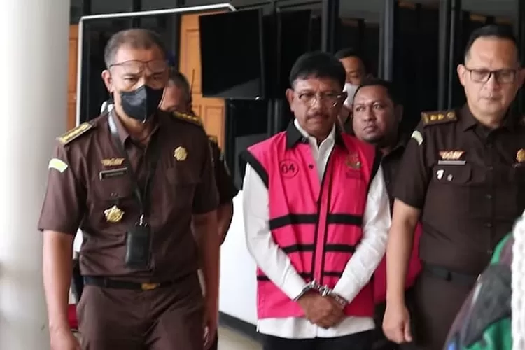 Johnny G Plate resmi menjadi tahanan Kejaksaan  Agung  pasca berstatus tersangka korupsi BTS Kominfo (Instagram @kejaksaan.ri)