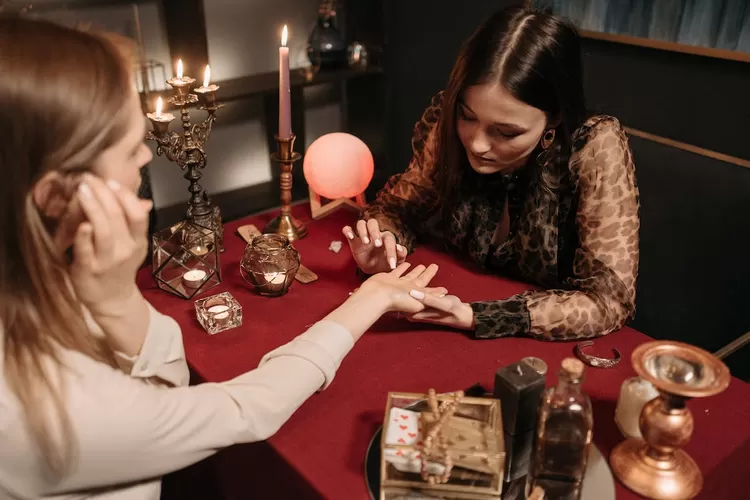 Inilah beberapa ciri dari orang yang sudah mempunyai pagar gaib tingkat tinggi, yuk simak! (www.pexels.com)