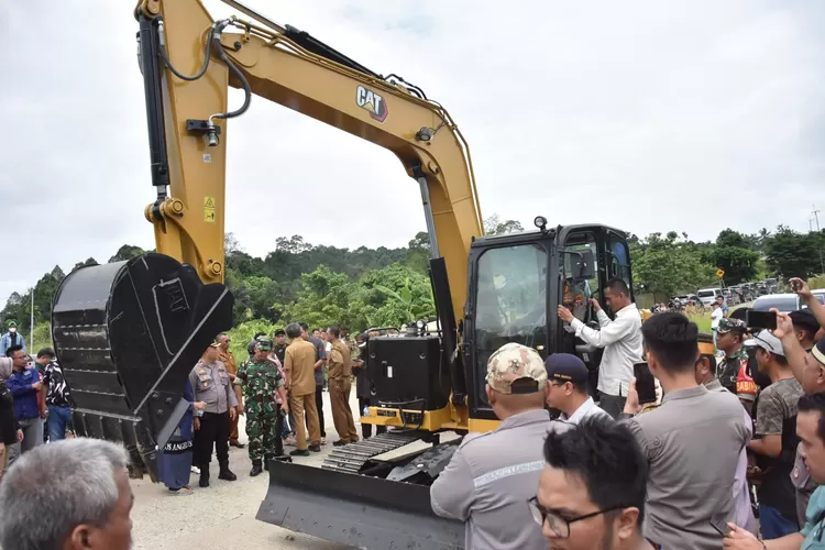 Warga pemilik lahan di Jalan Ring Road II (Nusyirwan Ismail) sepakat untuk membuka kembali akses jalan yang sempat diblokir. (DPRD Kaltim )