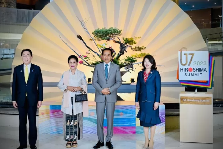 Jokowi tiba di Hote Grand Prince Hiroshima untuk penyambutan Negara Mitra G7 (twitter @/jokowi)