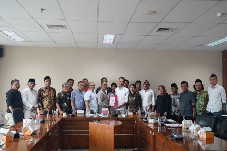 Komisi II DPRD Kota Bogor saat menerima audiensi paguyuban PKL di Kota Bogor. (DPRD Kota Bogor)