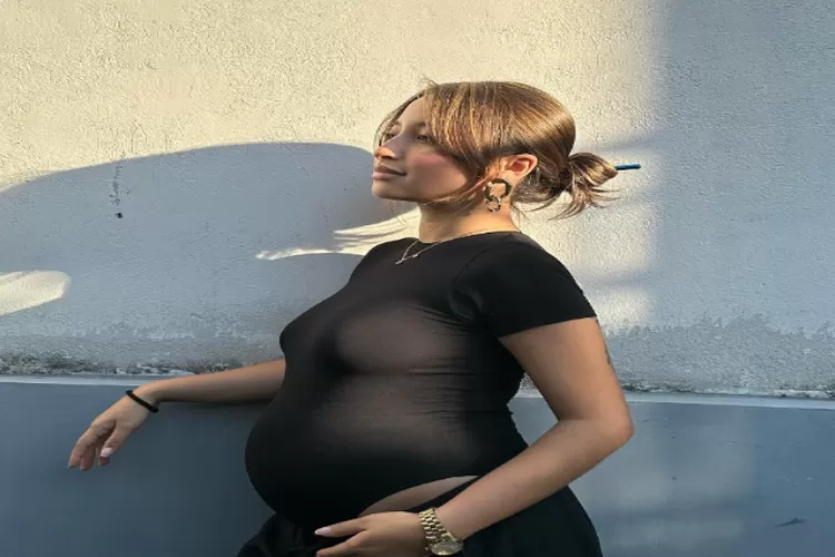 Potret kehamilan Jennifer Coppen (Instagram @jennifercoppenreal20)