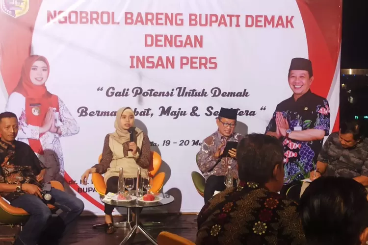 Bupati ngobrol dengan wartawan di Jogja terkait jalan rusak (ist/dok)