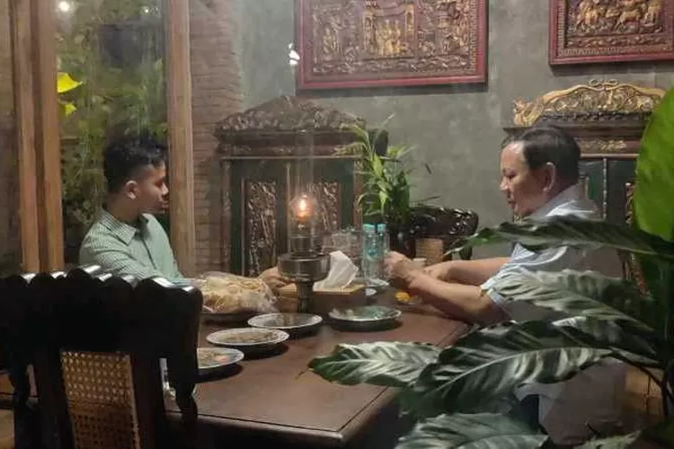 Ketum Partai Gerindra Prabowo Subianto melakukan pembicaraan dengan Gibran Rakabuming (Endang Kusumastuti)