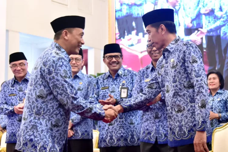 Di Penghujung Jabatan Jokowi Akan Tutup Dengan Wacana Kenaikan Gaji Pns Simak Penjelasannya Di