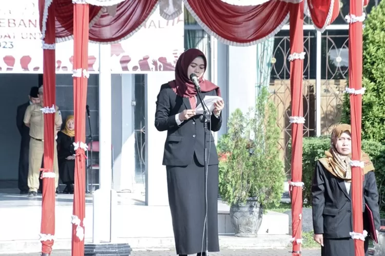 Bupati Demak pimpin upacara peringatan Harkitnas. (ivo)