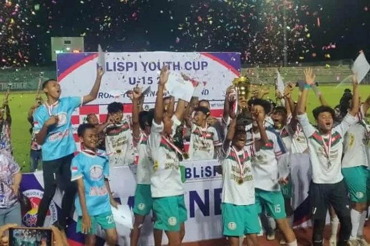 Akademi Gen PN Demak saat menjadi juara BLiSPI Youth Cup U-15 di Gresik.  (dok. Gen PN Demak)