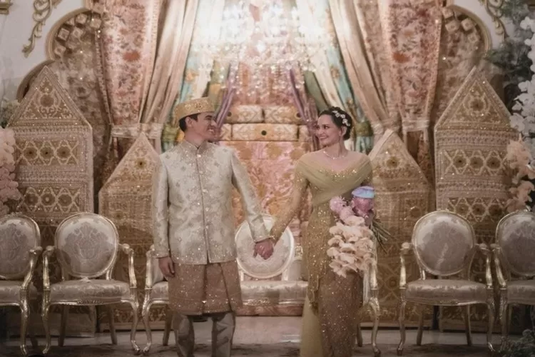 Potret pernikahan Enzy Storia dan Molen Kasetra (Instagram/enzystoria)