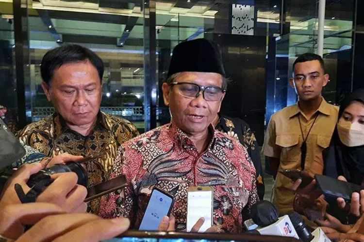 Mahfud MD: Proyek BTS Tetap Dilanjutkan Agar Tidak Berdampak Ke ...