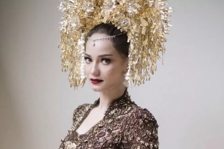 Makeup akad nikah Enzy Storia yang memukau (tangkap layar Instagram @enzystoria)