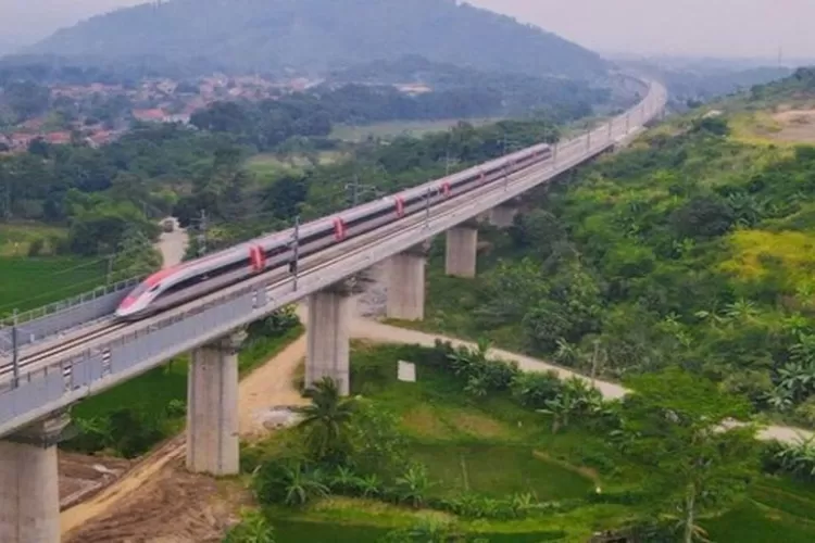 Kecepatan maksimal Kereta Cepat Jakarta Bandung bisa mencapai 385 km/jam. (Dok,KCIC)
