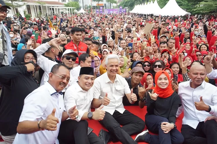 Ganjar Pranowo hadiri Halal Bihalal bersama Mas Walikota Eri Cahyadi dan masyarakat di Balai Pemuda Surabaya