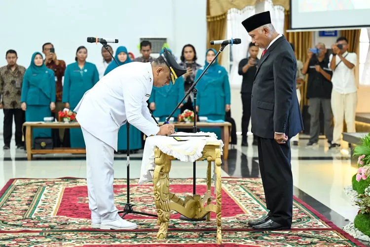 Sah! Fernando Jongguran Simanjuntak Ditunjuk Gubernur Jadi Pj Bupati Kabupaten Kepulauan Mentawai (Humas Pemprov Sumbar )