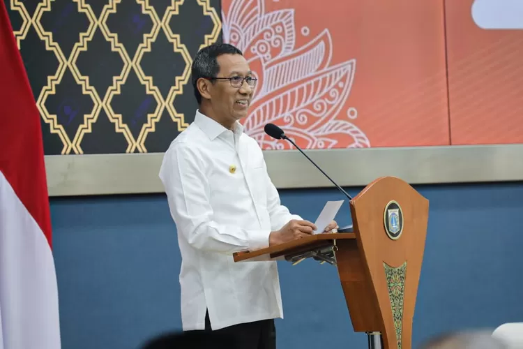 Pj Gubernur DKI Jakarta Heru Budi  Hartono  meminta OPD  memberikan layanan kepada masyarakat  secara akuntabel.