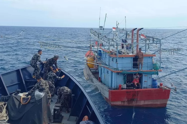 Kementerian Kelautan dan Perikanan menertibkan 9 kapal ikan Indonesia yang melanggar ketentuan operasional.