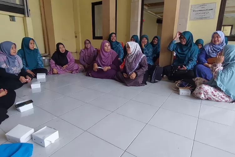 RAMAI : Puluhan anggota PKK kelurahan ratujaya diberikan Sosialiasi Pelahgunaan Narkoba.