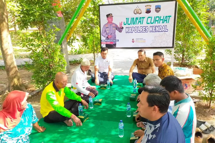  Jumat Curhat Polres Kendal mendengarkan masukan dari warga. (Edi Prayitno/ kontributor Kendal)