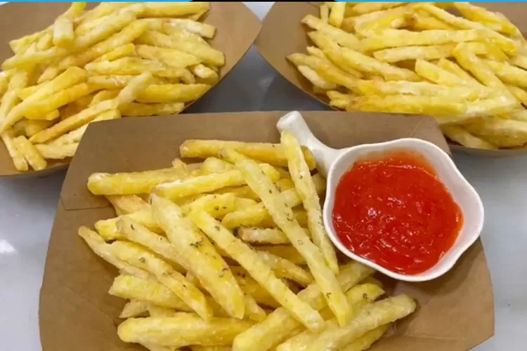 Kurangi dalam mengonsumsi kentang goreng yang renyah. /Tangkapan Layar YouTube/ @Ika Mardatillah (JAKARTA INSIDER )