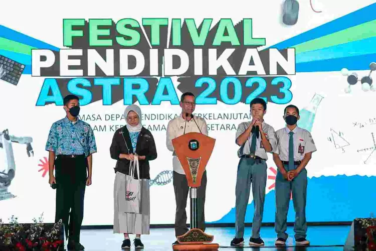 Pj Gubernur DKI Jakarta Heru Budi Hartono meresmikan  Festival Pendidikan  Astra di Taman Mini Indonesia (,TMII), Minggu (28/5/20223).