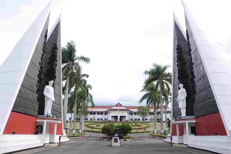 Gerbang IPDN, kampus yang disebut-sebut sebagai tempat Dona Ratna Sari sempat menimba ilmu (Ist)