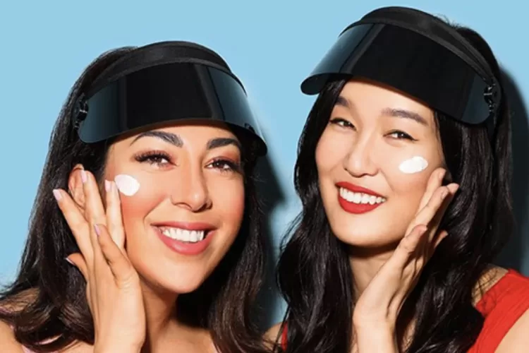 Viral Sejak Tahun Lalu, Trend Slugging Asal Korea Selatan Bisa Jadi Referensi Kamu Merawat Kulit (Foto: Female Daily)