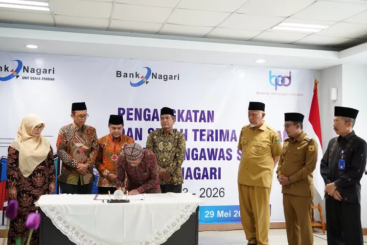 Bupati Tanah Datar Eka Putra, SE, MM menghadiri Rapat Umum Pemegang Saham (RUPS) luar biasa PT. BPD (Bank Nagari) Sumatera Barat.