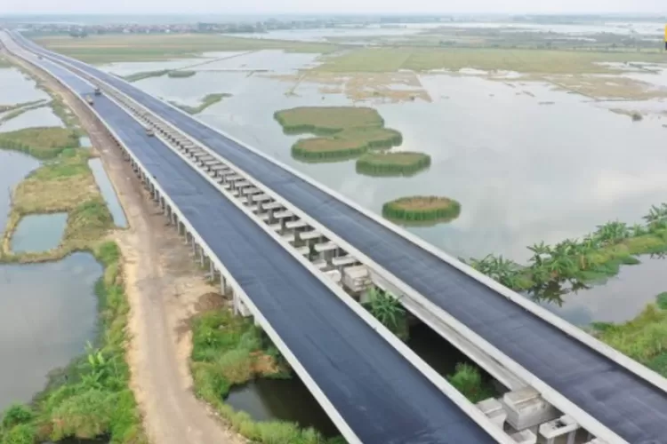 pembangunan jalan tol disangkutkan peningkatan kawasan-kawasan produktif (dok pu.go.id)