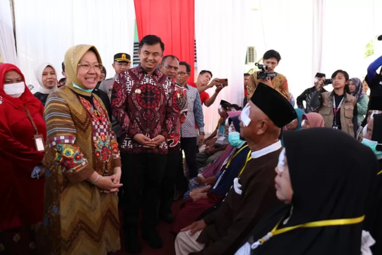 Risma mengaku menemukan kasus penelantaran orang tua (dok kemensos.go.id)