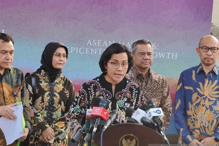  Menteri Keuangan Sri Mulyani saat ditemui di Komplek Istana Kepresidenan Jakarta, Selasa (30/5/2023). ( ANTARA/Gilang Galiartha)