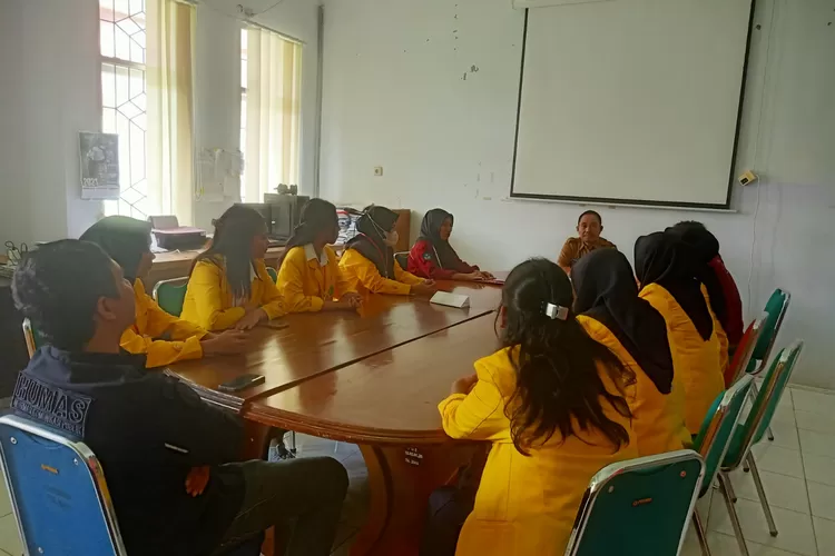 8 Mahasiswa Uncok Praktik Kerja di Diskominfo Lutra, Satu Orang Duta Kampus (Dok. LHR)