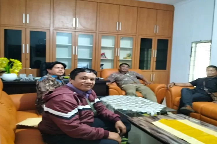 Pengurus PABPDSI Kabupaten Karo saat audiensi dengan Ketua Komisi A DPRD Karo  (Realitasonline.id/Dok)