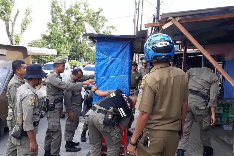 PKL Trotoar Ditertibkan Satpol PP Padang (ist)