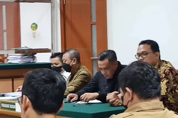 PTUN DKI Jakarta mengkabulkan ekaepsi Kemenkes RI  dan  IAI terhadap UTA 1945 terkait  ketidak lulusan ribuan calon Apoteker. 
